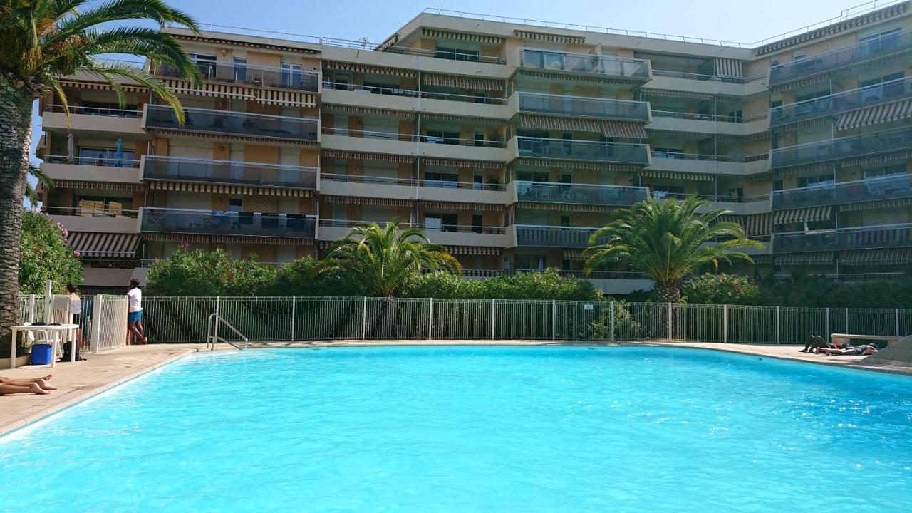 Frejus Plage, Appartement Entier , Piscine,Parking,Plage A 200M エクステリア 写真